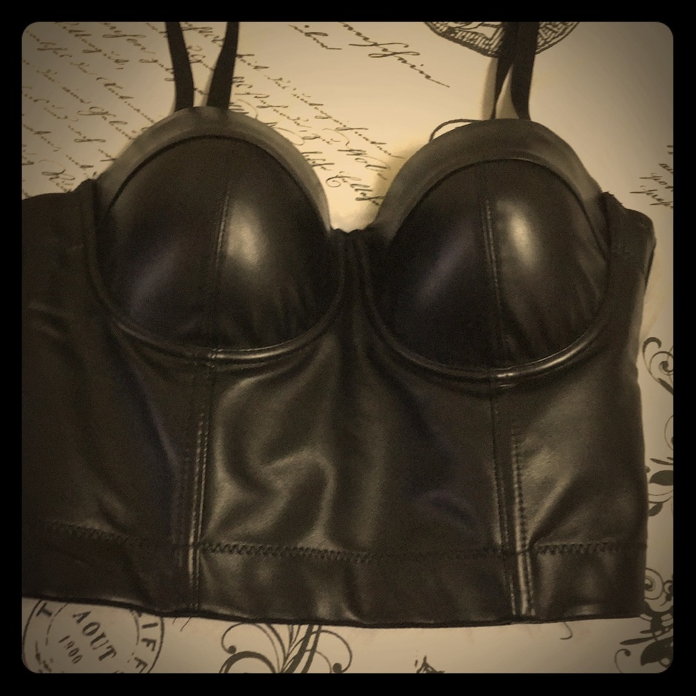A Blk Crop Tank Top